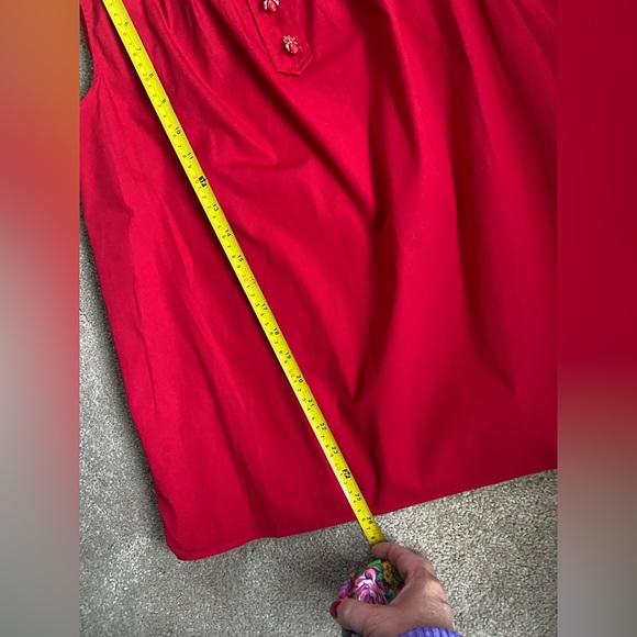 Talbots red sleeveless poplin top with bee buttons - Picture 7 of 7